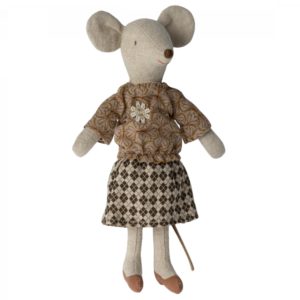 Blouse and skirt for grandma mouse